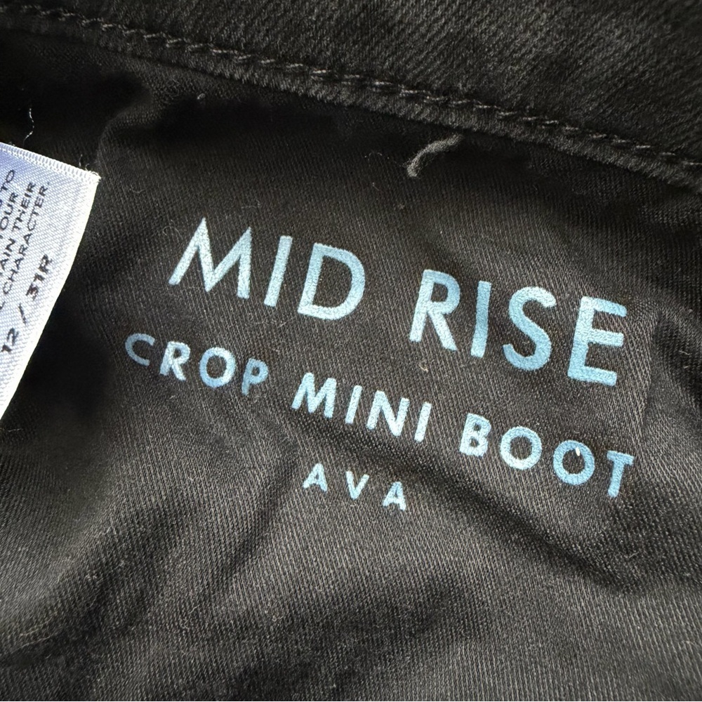 Lucky Brand Women’s Pants Mid Rise Size 12 / 31R Crop Mini Boot Black Distressed - Picture 8 of 10